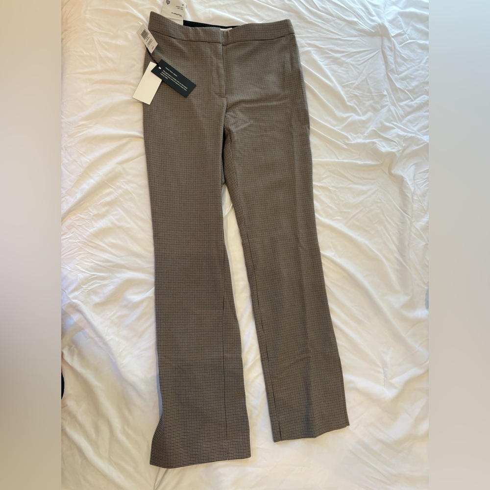 Aritzia trousers - size 6 which is true 4